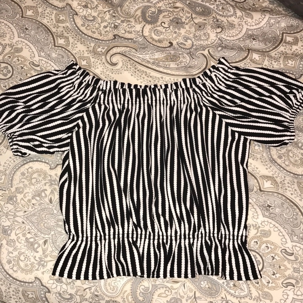 Ruffle crop